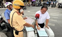 CSGT TPHCM sẽ tập trung kiểm tra nồng độ cồn gần nhà hàng, quán nhậu dịp Tết