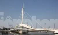 Chiêm ngưỡng kiến trúc ấn tượng của cầu xoay vượt sông dài nhất Châu Á
