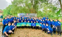 Chiến sĩ tình nguyện xây cầu, dựng nhà đọc sách cho người dân vùng núi