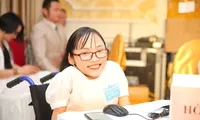 Nghị lực phi thường của cô gái xương thủy tinh và lớp học &apos;5 không&apos;