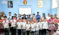 Trao tặng không gian đọc sách cho thiếu nhi tỉnh Điện Biên