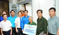 Bàn giao công trình thanh niên tặng nữ cựu Thanh niên xung phong