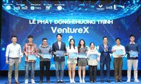 Bạn trẻ cà phê với chuyên gia, học khởi nghiệp