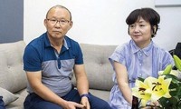 Huấn luyện viên Park Hang-seo cùng vợ là bà Choi Sang-a sẽ bay về Hàn Quốc tối nay.