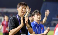 HLV Kim Sang-sik: &apos;Niềm vui sẽ nhân đôi khi vượt qua nghịch cảnh&apos; 