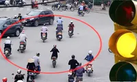 Trường hợp đèn vàng nhưng người tham gia giao thông đã đi vào khu vực ngã tư thì được đi tiếp. Ảnh minh họa
