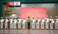Bộ trưởng Bộ Công an trao quyết định cho 23 Giám đốc công an địa phương sau sáp nhập 