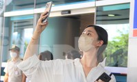 Những du khách Hàn Quốc đầu tiên tới Đà Nẵng ngay trước dịp lễ