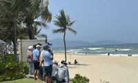 Tắm biển Đà Nẵng, hai anh em song sinh bị sóng cuốn mất tích