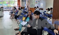 Đà Nẵng: Bệnh viện &apos;cạn&apos; thủy tinh thể, bệnh nhân dài cổ chờ thay 