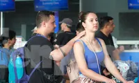 Dòng người nườm nượp đổ về sân bay Đà Nẵng