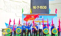 Đoàn viên thanh niên tỉnh Bắc Giang trồng cây xanh tại huyện Yên Dũng (Bắc Giang)