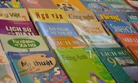Chỉ còn chưa đầy nửa tháng bắt đầu năm học mới, kiếm sách giáo khoa ở đâu?