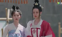 Trường Ca Hành: Địch Lệ Nhiệt Ba &quot;dừ&quot; hơn Triệu Lộ Tư, giả trai quá sức giả trân!