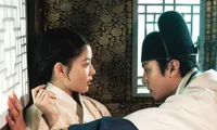 &quot;Bầu Trời Rực Đỏ&quot; ghi điểm từ &quot;visual&quot; Kim Yoo Jung, Ahn Hyo Seop đến nội dung cuốn hút