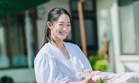 &quot;Hometown Cha Cha Cha&quot; tập 7: Shin Min Ah gặp lại crush cũ, Kim Seon Ho bắt đầu biết ghen