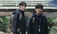 Kịch bản &quot;Jirisan&quot; hồi hộp thót tim, nhưng vẫn có những tình tiết vô lý gây khó hiểu