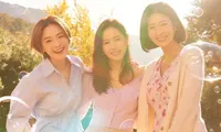 Phim &quot;39&quot; tung poster: Nữ chính Hospital Playlist rạng rỡ, Son Ye Jin &quot;xinh muốn xỉu&quot;