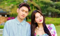 1001 khoảnh khắc khiến fan tin rằng Joy (Red Velvet) và Crush quả là &quot;một cặp trời sinh&quot;