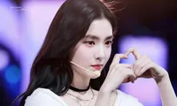 Irene Red Velvet nhâm nhi ẩm thực Việt, bất ngờ vì một món &quot;siêu to khổng lồ&quot;