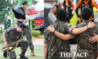 RM và V BTS xuất ngũ trong vòng tay ARMY, trưởng nhóm vẫn &quot;tẻn tẻn&quot; như ngày nào