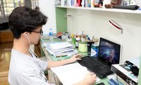 Nhà trường được tự tổ chức dạy học trực tuyến, điều kiện thế nào?