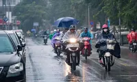 Dự báo thời tiết: Miền Bắc đón chuỗi ngày mưa dông rải rác kéo dài, nhiệt độ giảm nhẹ