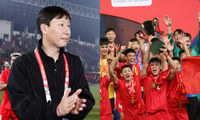 HLV Kim Sang Sik thực hiện lời hứa, cầu thủ ĐT Việt Nam ăn mừng vô địch AFF Cup 2024