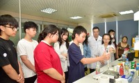 Ngày hội tuyển sinh khối các ngành Khoa học và Công nghệ: Lớp học trải nghiệm cực hay
