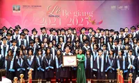 Lễ bế giảng và ra trường của teen Nguyễn Siêu: Thanh xuân rực rỡ mở ra tương lai tươi sáng