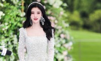 Cúc Tịnh Y xinh đẹp như công chúa trên thảm đỏ giữa ồn ào phẫu thuật thẩm mỹ 