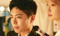 Park Bo Gum lái xe sang, dùng toàn hàng hiệu đắt giá trong hai tập đầu “Ký Sự Thanh Xuân“