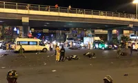 Hiện trường vụ tai nạn kéo dài hơn 100m.