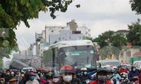 Đường phố TPHCM ùn tắc kéo dài ngày đầu làm việc sau kỳ nghỉ lễ