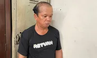 Khởi tố kẻ trộm 32 nắp cống trên cầu Thủ Thiêm 2 đem bán ve chai
