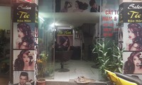 Tiệm làm đẹp ế ẩm vì khách &apos;nhịn&apos; cắt tóc gội đầu mùa dịch