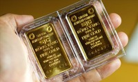 Giá vàng giảm sau cơn ‘sốt’ bất thường