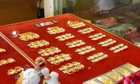 Giá vàng đồng loạt giảm