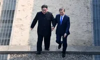Người Hàn Quốc vui sướng vỡ òa khi ông Kim Jong-un bước qua biên giới