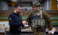 Tổng thống Ukraine thăm thị trấn tiền tuyến Avdiivka