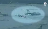 Nga công bố video tù binh Ukraine được đưa lên máy bay Il-76