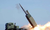 Mỹ thử nghiệm hệ thống pháo phản lực cơ động cao HIMARS. Ảnh: Lầu Năm Góc.
