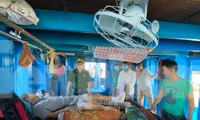 Ngư dân Quảng Ngãi bị ca nô nước ngoài bắn gây thương tích trên biển