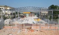 Ngoài thiếu hàng loạt thủ tục pháp lý, Công ty TNHH Thương mại Dịch vụ Tứ Hưng còn lấn chiếm hàng trăm m2 đất hành lang an toàn giao thông Quốc lộ 1A.