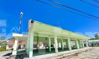 Chợ tiền tỉ xây xong đắp chiếu... chờ tiểu thương