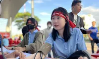 Những bóng hồng tham gia hiến máu Chủ Nhật Đỏ ở Quảng Ngãi