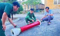 Ngư dân Quảng Ngãi phát hiện vật thể lạ trôi dạt trên biển