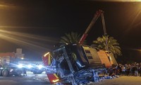 Tình hình sức khỏe 13 người trong vụ va chạm giữa xe khách và xe tải ở Bình Định