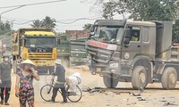 Khiếp sợ với &apos;hung thần&apos; xe ben chở vật liệu xây dựng công trình trọng điểm ở Bình Định