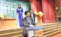Bình Định lấy phiếu tín nhiệm 31 cán bộ